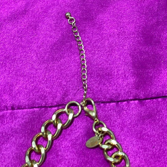 Mint statement necklace. - Picture 3 of 9